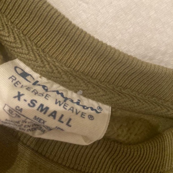 Olive green Champion crew neck🤍 - Picture 3 of 3